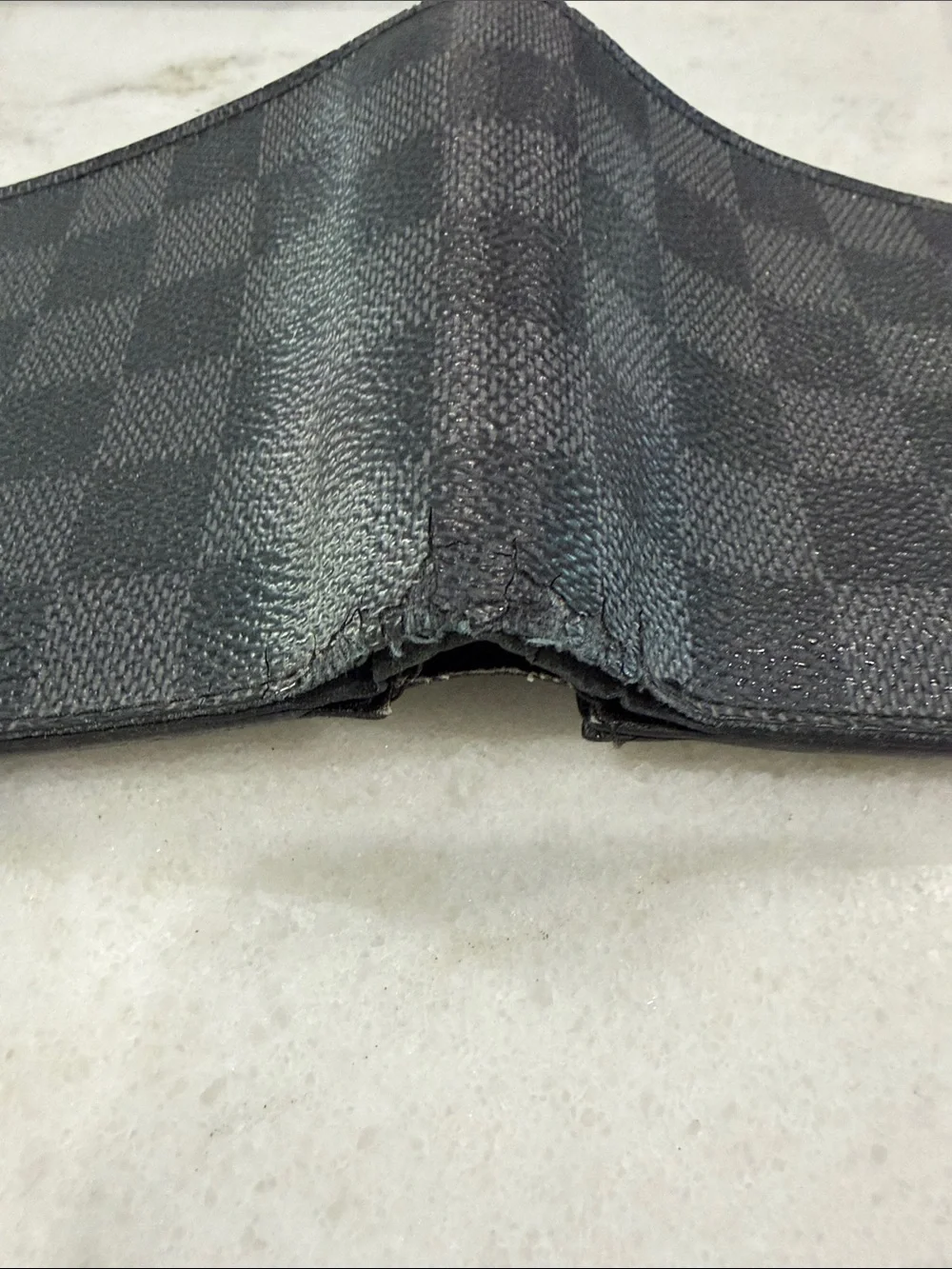 Authentic Louis Vuitton Men's Black Checkered Bi-Fold Wallet - Picture 3 of 14